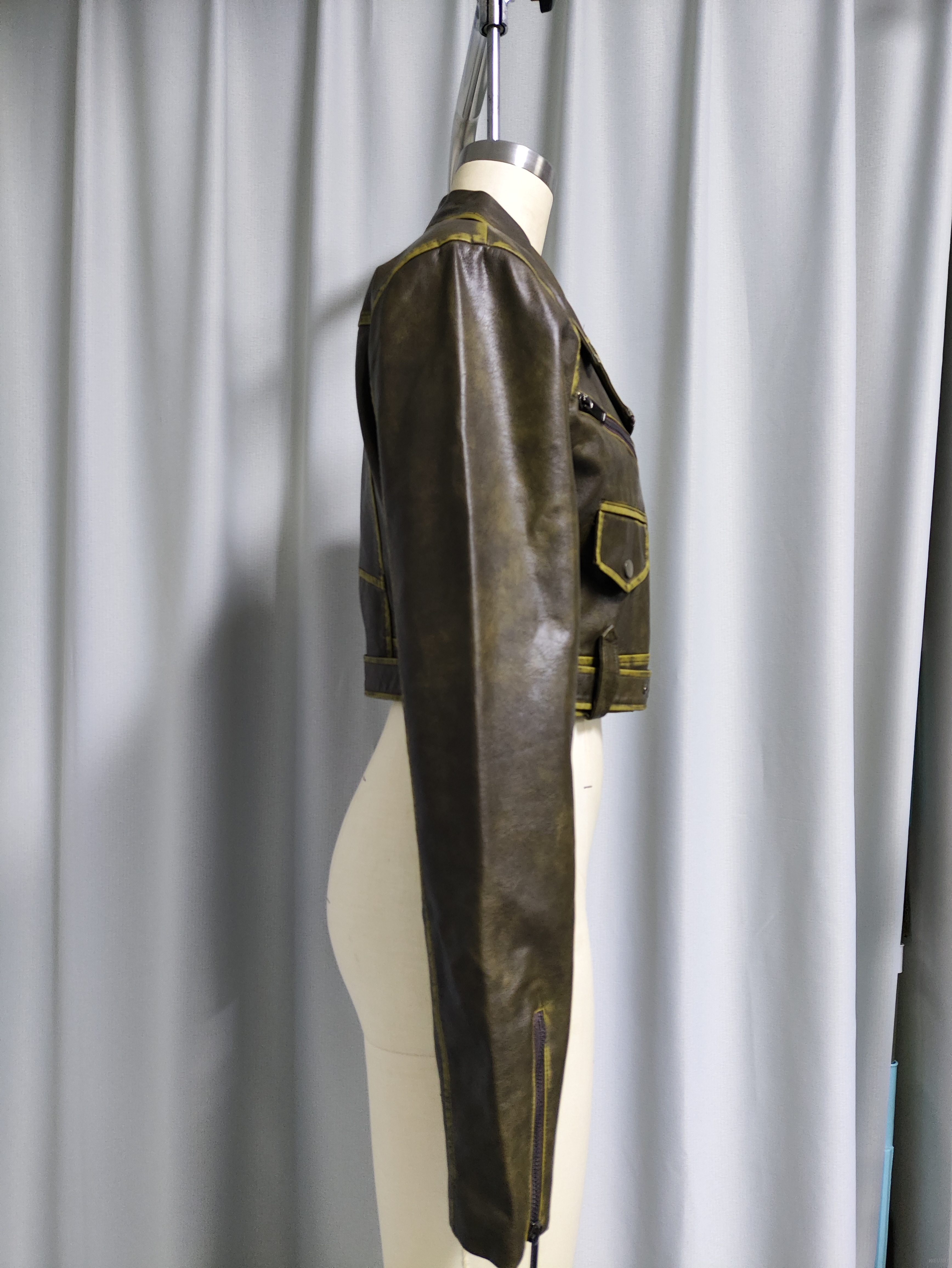 Women's Vintage Asymmetrical Zip-Up Cropped Leather Motorcycle Jacket with Contrast Stitching